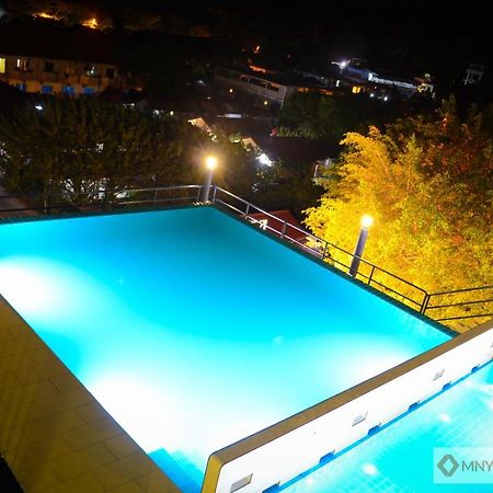 Mny Hotel & Resort Кампунг-Телюк-Ніпа Екстер'єр фото